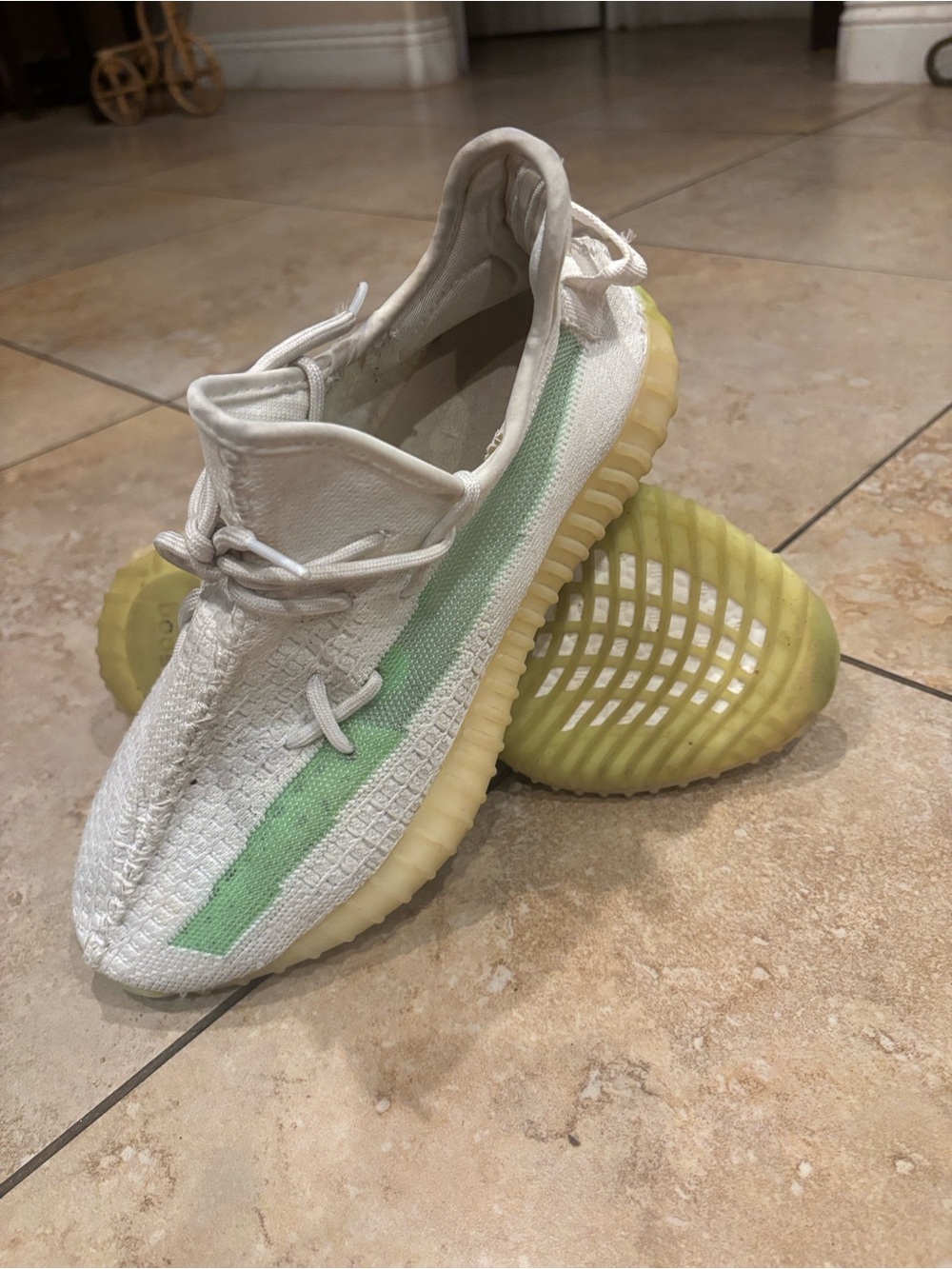Adidas Yeezy Boost 350 V2 Chancing Color-way  Light Green Man Size 9.5